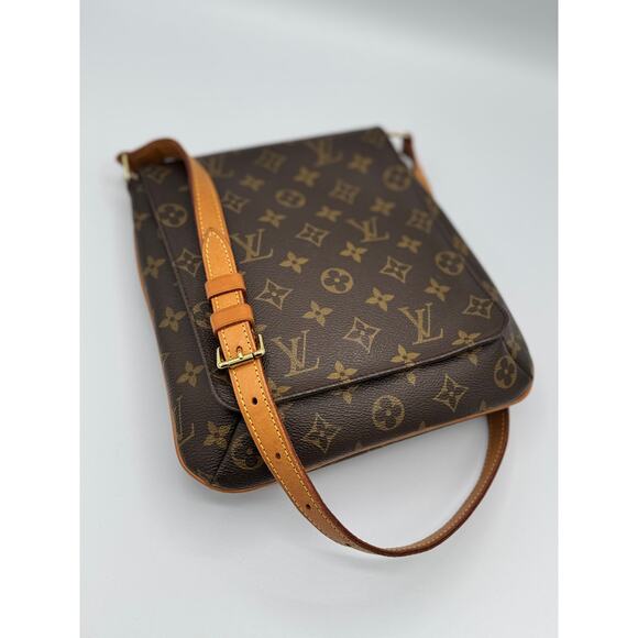 Louis Vuitton Musette Salsa - Picture 3 of 8